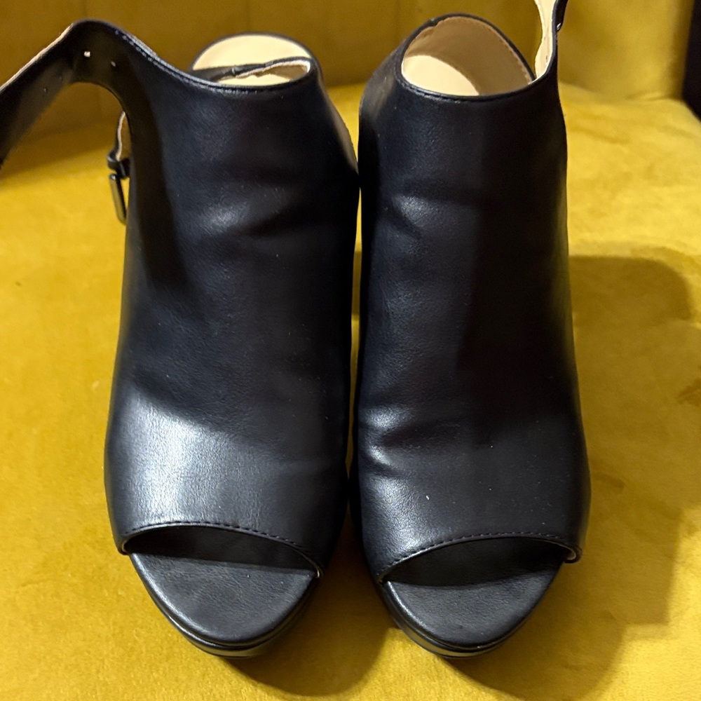 Naturalizer Black Peep-Toe Heels